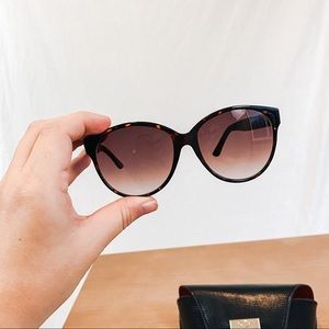 Oscar de la Renta- Oversized Tortoise Designer Sunglasses
